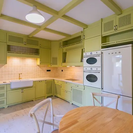 Aphrodite * Λουτράκι