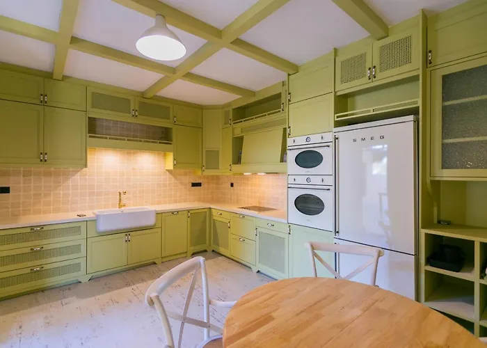 Aphrodite * Loutraki (Corinthia)